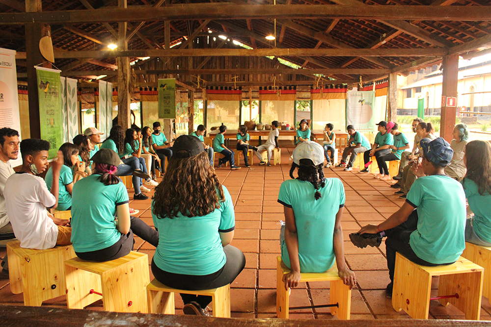 Projeto Verdear,  voltado para ação de restauração da mata da Fazenda Engenho Central e educação ambiental com as escolas, direcionado para jovens do 7º, 8º e 9º anos do ensino fundamental de Pontal, Sertãozinho e região.